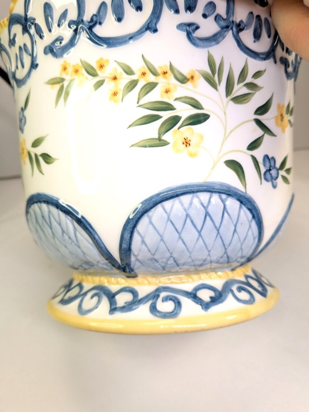 Large French Provincial Footed Cachepot | Raised Blue Relief & Rope Rim - Picture 5 of 16